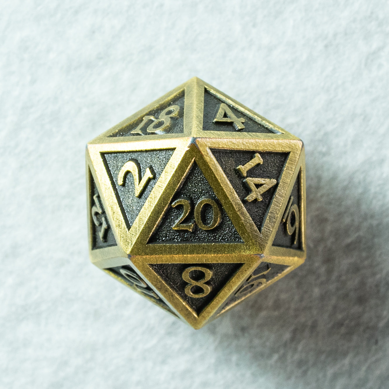 Photo de d20 de Nickel / Or Antique