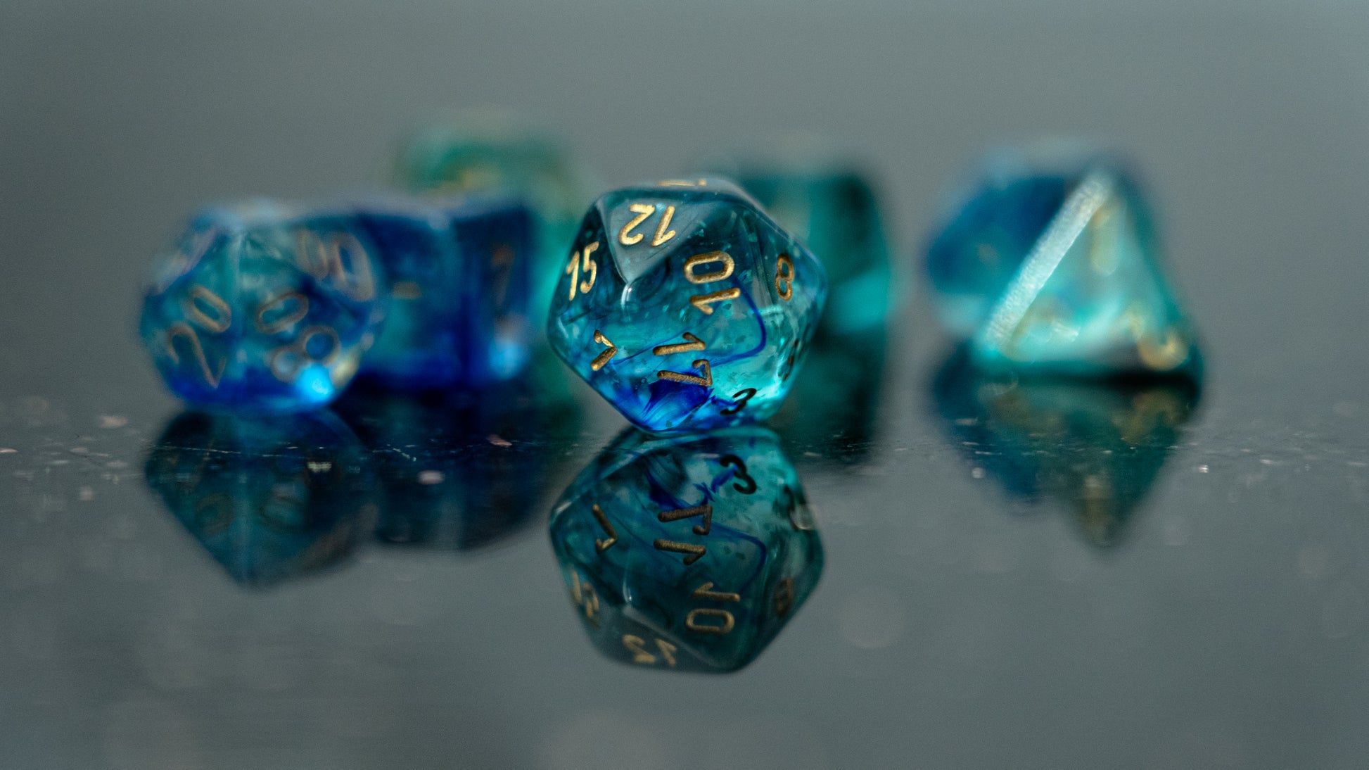 Image 2 of product Set de dés JDR : Nebula Océan/Or Luminary