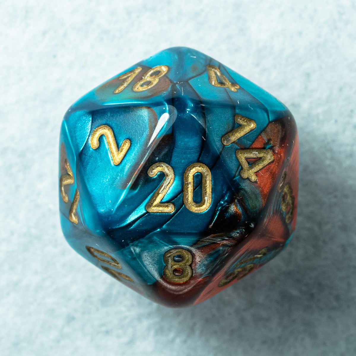 CHESSEX - ENSEMBLE DE DÉS 36D6, OPAQUE BLEU PÂLE ET BLANC CHESSEX - ENSEMBLE DE DÉS 36D6, OPAQUE BLEU PÂLE ET BLANC